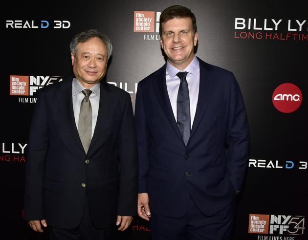 REALD CEO Michael Lewis 与李安导演(图片来源Getty Images for RealD）