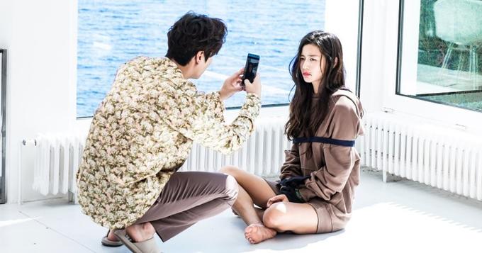 《蓝传》两主角初见 全智贤被李敏镐捆绑