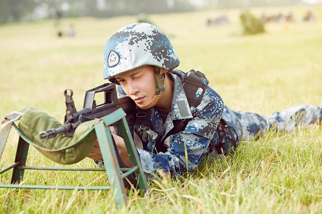 张蓝心滑降克服恐高 黄子韬:是男人|黄子韬|蒋