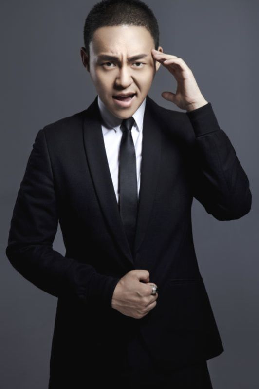 丁于大玩外星概念 诠释认真永久爱情理念