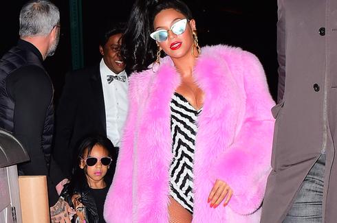 碧昂斯万圣节大秀巨胸