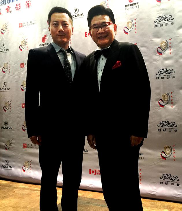 张云可与曹可凡合影