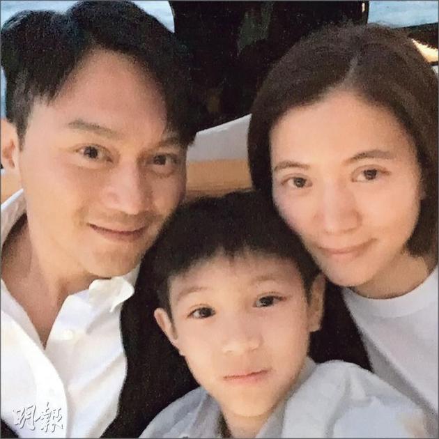 张智霖透露爆儿子魔童投诉他与老婆袁咏仪经常不在家。