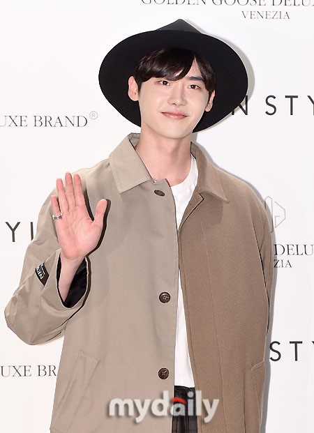 李钟硕有望出演《新世界》导演新片《魔女》|李钟硕|魔女|朴勋政_新浪娱乐_新浪网