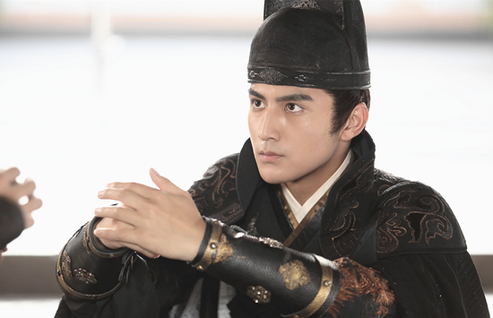 张思帆锦衣卫造型