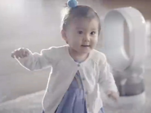 咘咘跟音乐屁股扭扭