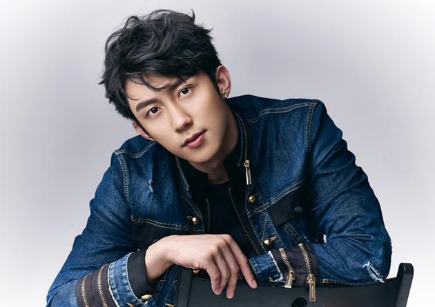 黄景瑜定制专属生日会 现场惊喜首次曝光