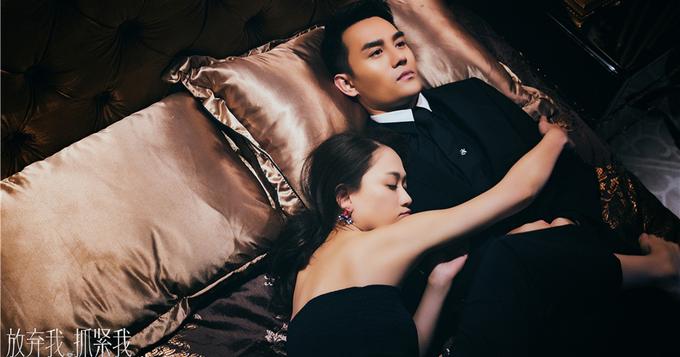 《放抓》曝剧照 陈乔恩王凯同床共枕