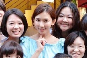42岁林志玲参加同学会 年轻貌美鹤立鸡群_手机新浪网