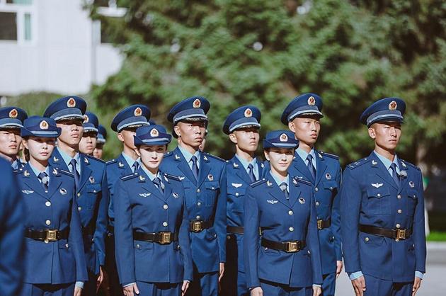 《真男》暖男!班长王威外表冷酷内心炙热