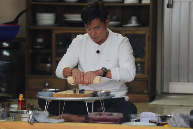 《三时三餐》李瑞镇当主厨 做紫菜包饭|李瑞镇