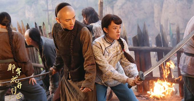《那年花开》曝剧照 孙俪陈晓并肩御敌