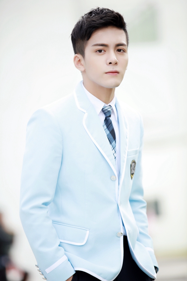 曾舜晞霸气外露