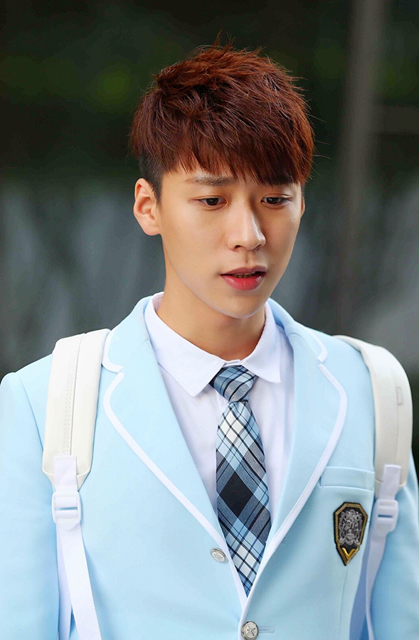 王博文帅气十足