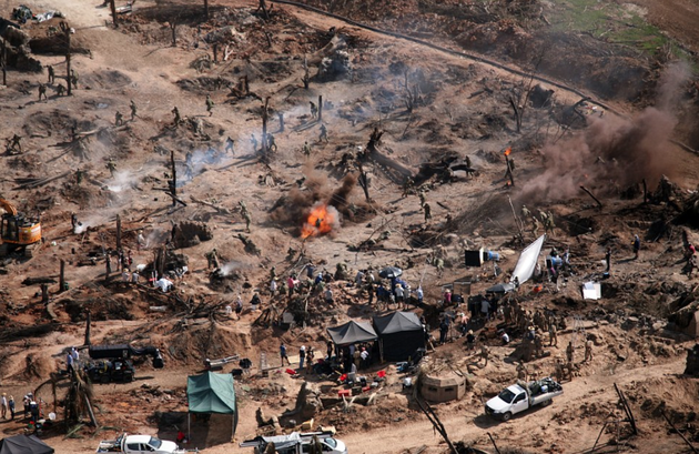 吉布森:《钢锯岭》以残酷战争展人性光辉|血战