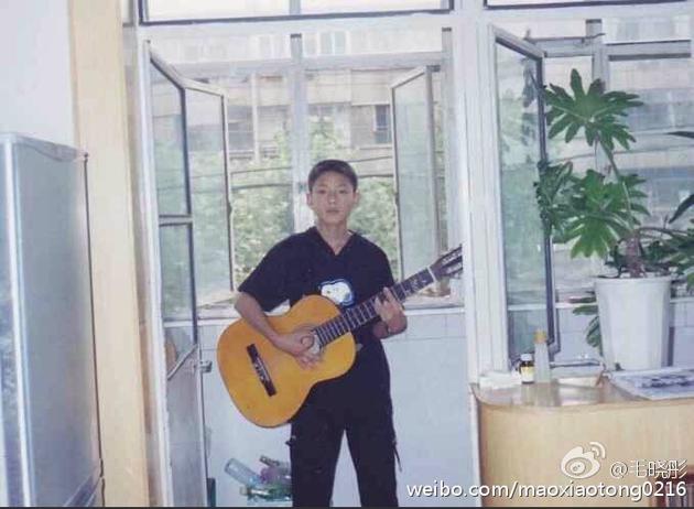 毛晓彤晒陈翔寸头旧照