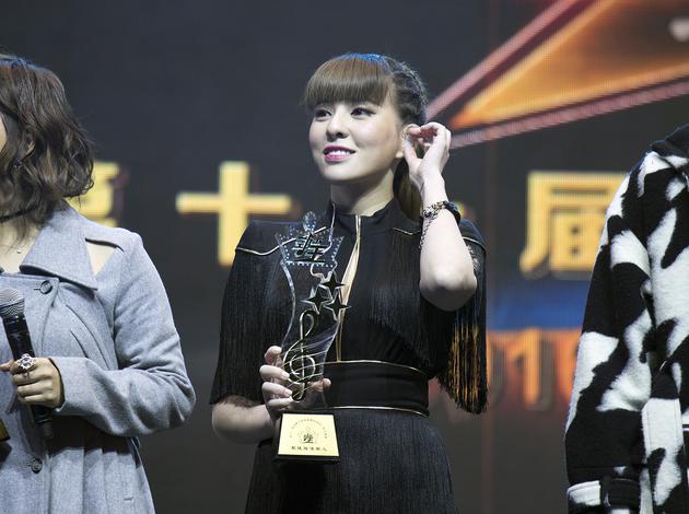好声音贝贝荣获最佳女歌手