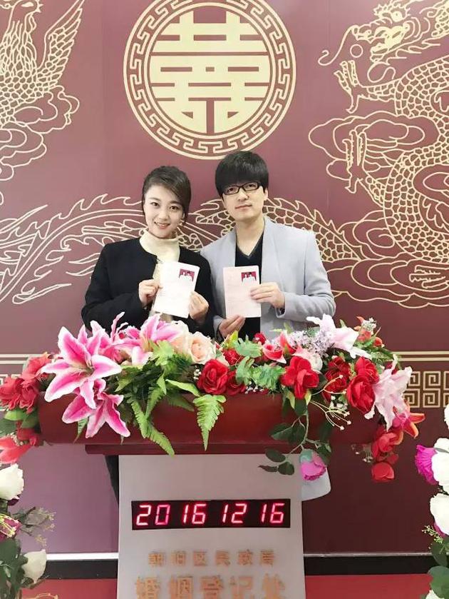 玖月奇迹婚纱照_玖月奇迹王小玮洗浴照(3)