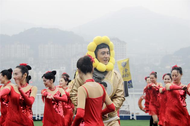 万红丛中一点黄