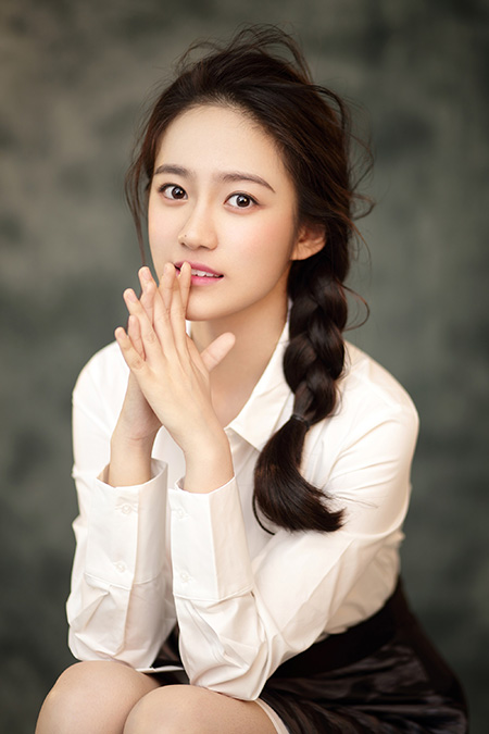 汤梦佳复古写真