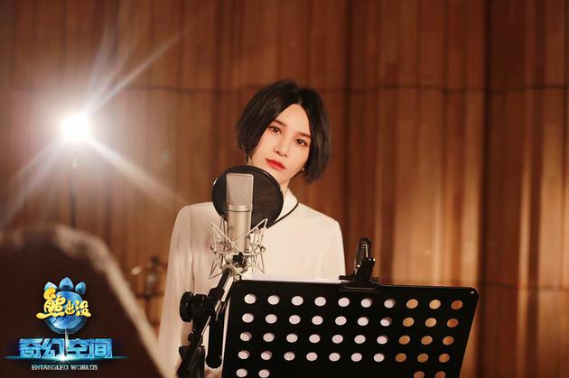 尚雯婕录音棚拍花絮