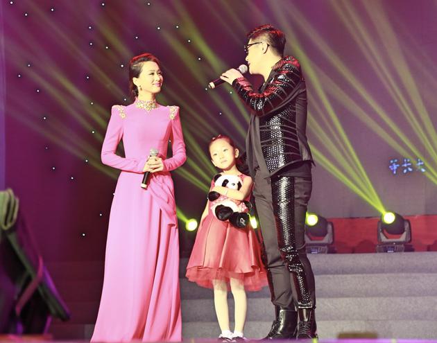 牛悦敏、金霖、徐金慧演唱《孝道行天下》