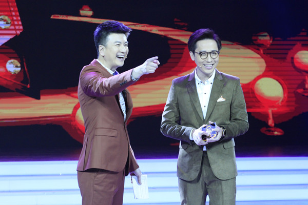 相声演员李鸣宇欢乐秀变魔术变大忽悠