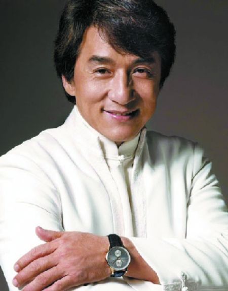 与郭冬临搭档的小品被毙 成龙春晚换表演