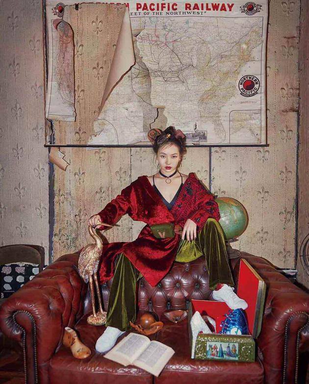 曾美慧孜为杂志拍摄封面