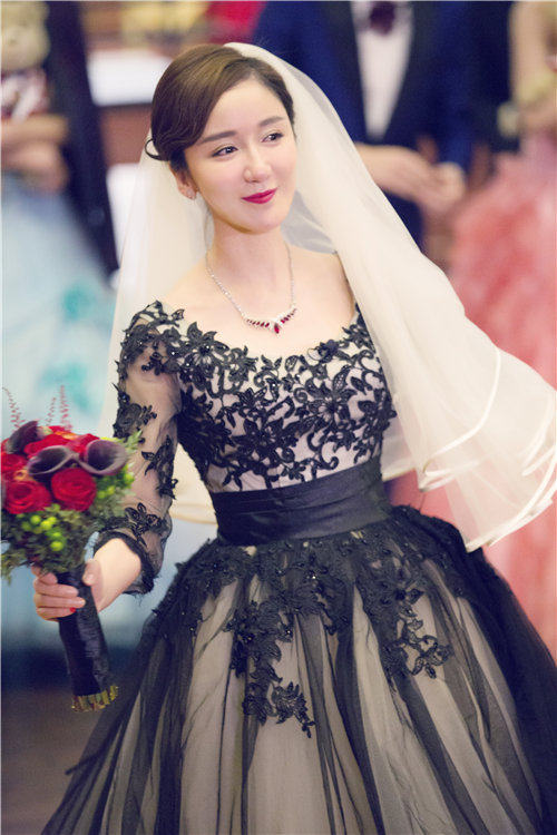 娄艺潇婚纱_娄艺潇婚纱照图片