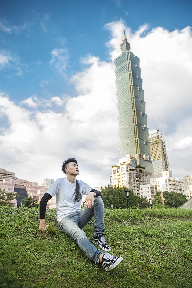 张玮《魅惑天空》
