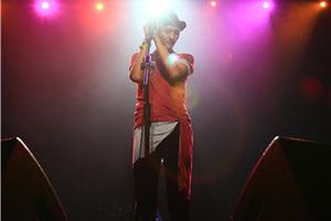 UNIQ经纪人涉嫌违法遭开除?乐华:消息属实 _