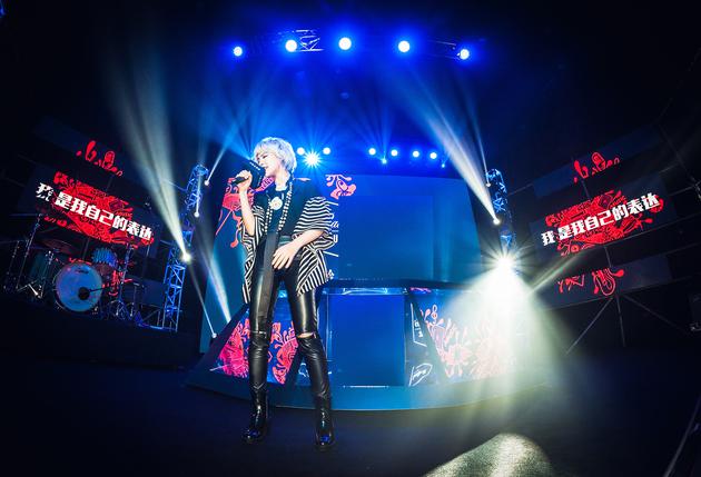 郑兴琦活动首唱新曲《极光》