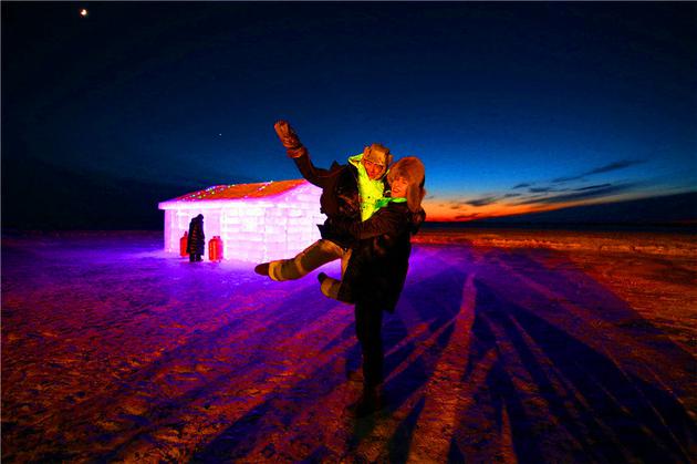 《十七岁》韩东君回家乡冰上撒欢不畏严寒|韩