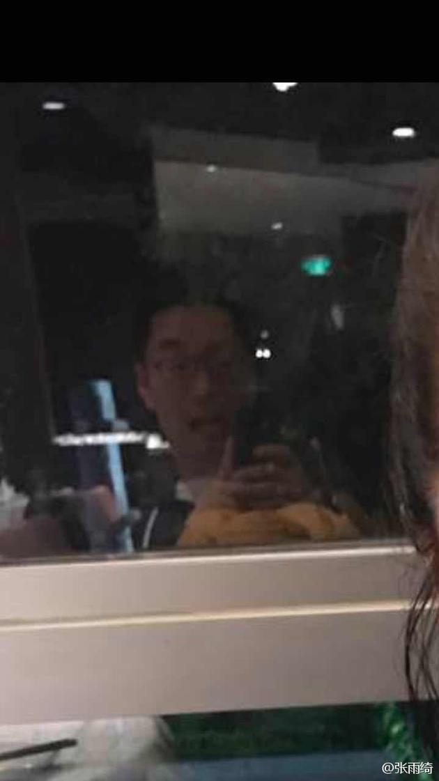 张雨绮老公袁巴元甜蜜互动