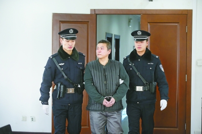 李玉刚前经纪人被控以办移民为由诈骗百万|李