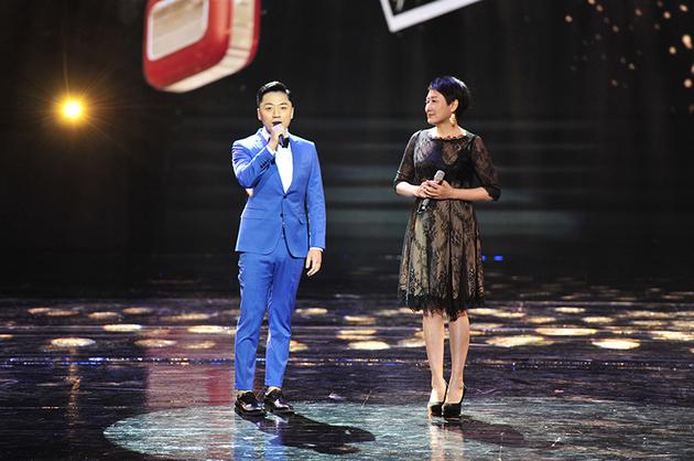 张磊与凯丽同台献唱《渴望》