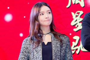 林允记台词抱剧本睡 周星驰感动演技进步