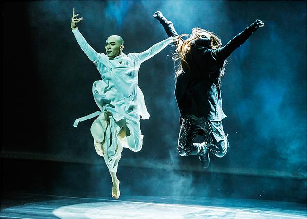 裘继戎演绎音乐剧《猫城记》 展舞台魅力|裘继