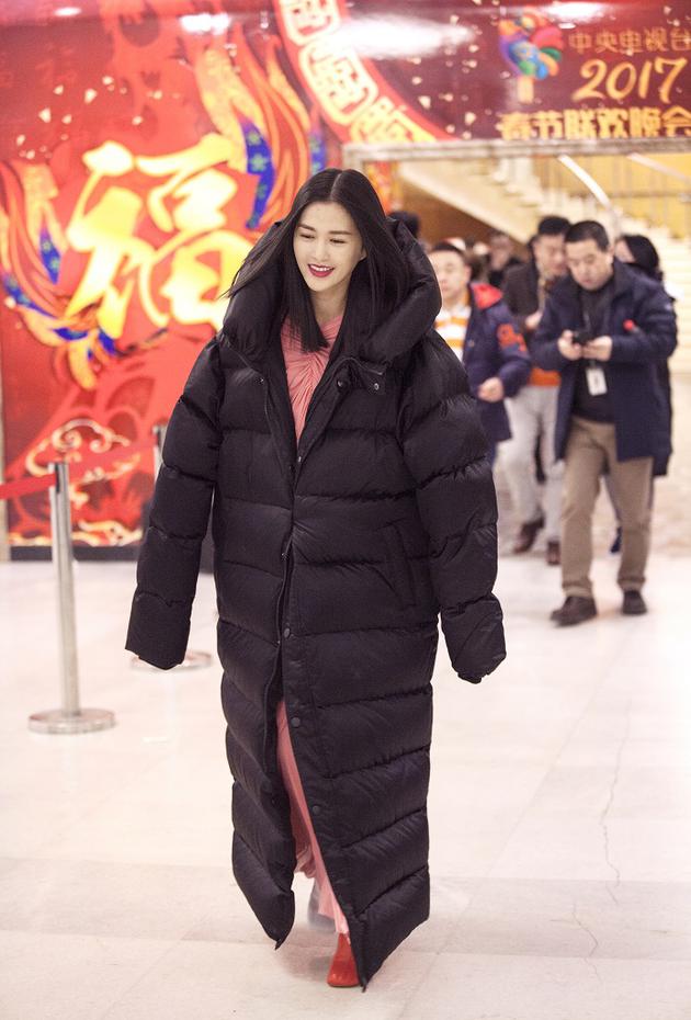 谭维维现身春晚联排 将搭档萌叔韩磊|谭维维|韩