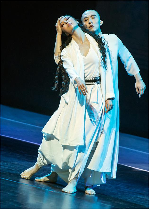 裘继戎演绎音乐剧《猫城记》 展舞台魅力|裘继