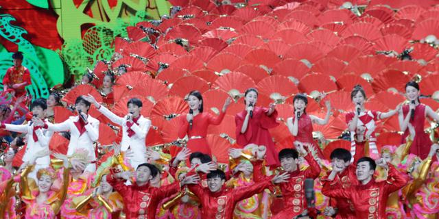 欢乐颂五美TFboys开场 