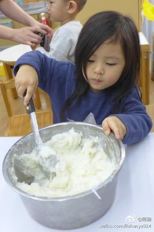 阿雅女儿长相清秀