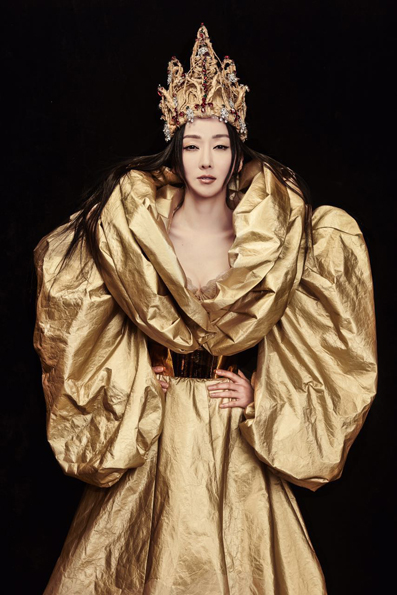 萨顶顶将登纽约时装周 助阵胡社光发布会|萨顶顶|胡社光|时装秀_新浪娱乐_新浪网