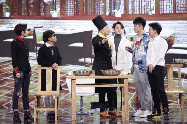 《食囧》“老爹”徐峥考验“儿子”陈赫