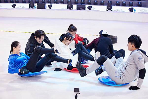 《跨界冰雪王》获赞给冰雪运动升温 |张艺谋
