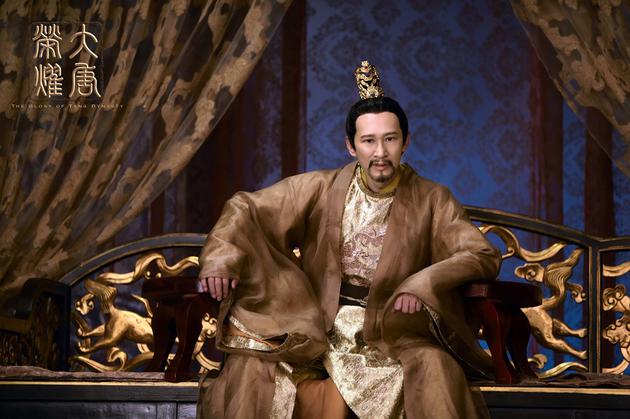 《大唐荣耀》王劲松身陷中唐乱世戏里戏外反差萌|王劲松|大唐荣耀|景甜_新浪娱乐_新浪网