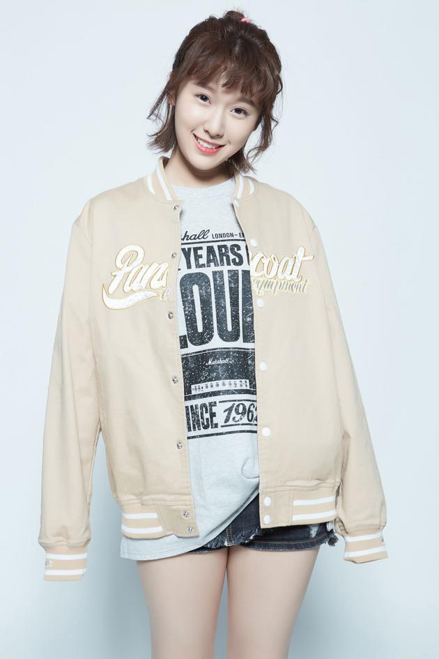 王子璇笑容甜美