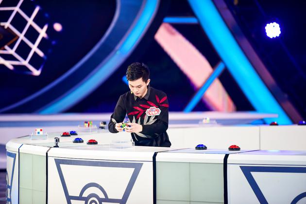 另一侧的魔方高手