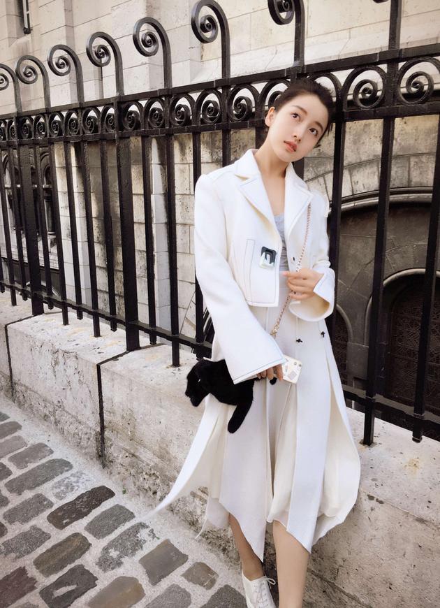 新一代神仙姐姐?95后姜贞羽签约喜天影视|导演